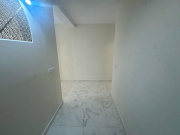 2239o1jjeb00qomih1a2s16jo61j1mtv12
