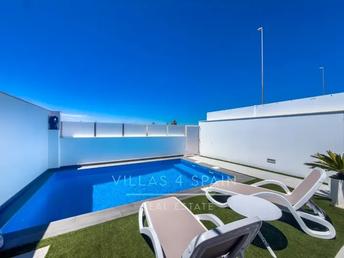 Image No.57-3 Bed Villa for sale