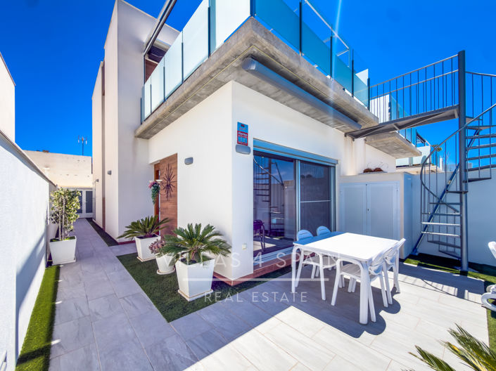 Image No.8-3 Bed Villa for sale
