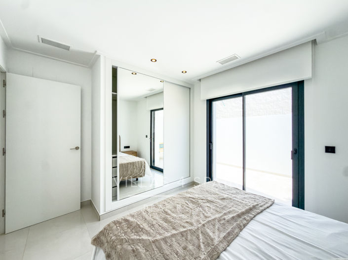 Image No.27-3 Bed Villa for sale