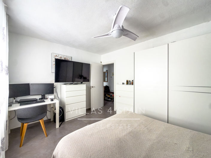 Image No.25-3 Bed Apartment for sale