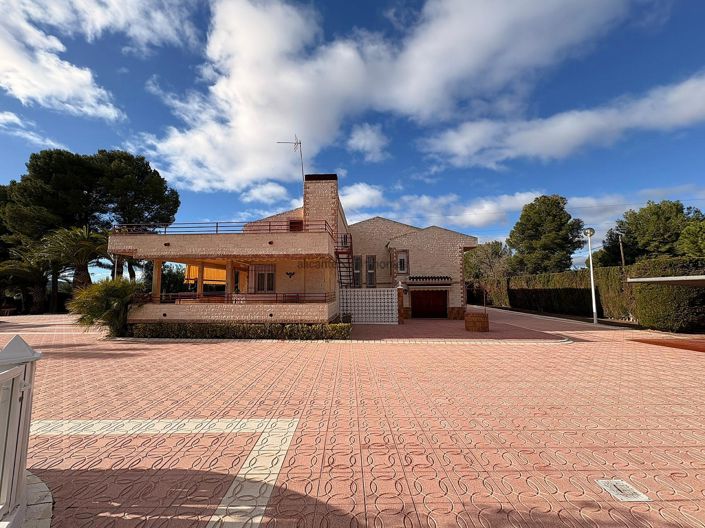 Image No.4-3 Bed Villa for sale