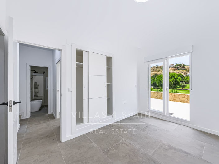Image No.30-3 Bed Villa for sale