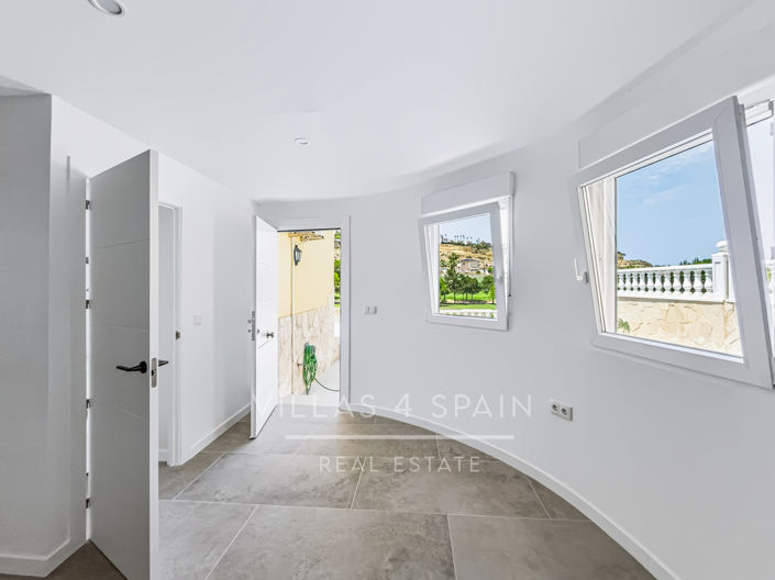 Image No.33-3 Bed Villa for sale