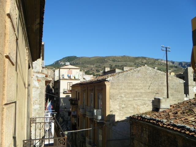 Image No.21-2 Bed Townhouse for sale