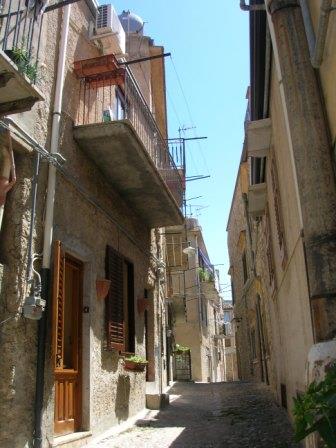 Image No.10-2 Bed Townhouse for sale