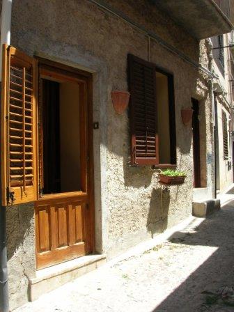 Image No.11-2 Bed Townhouse for sale