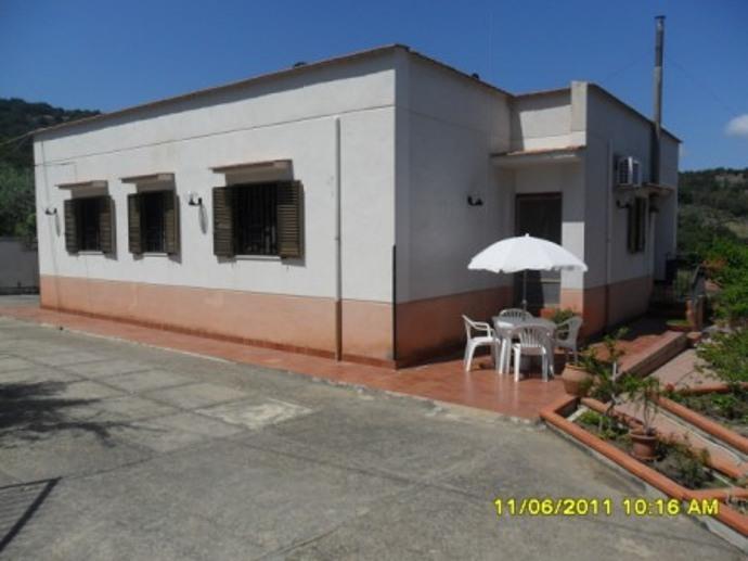 Image No.1-Villa / Détaché de 3 chambres à vendre à Caccamo