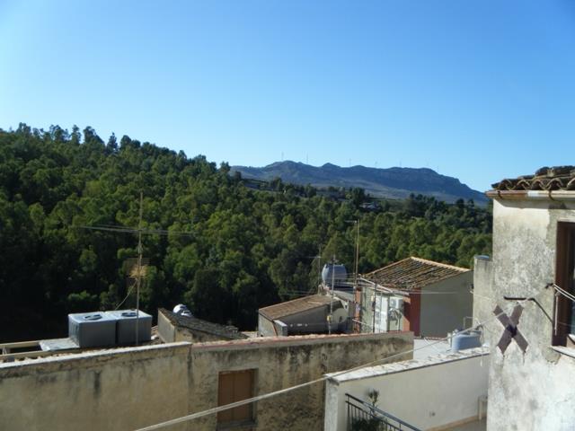 Image No.26-3 Bed Townhouse for sale