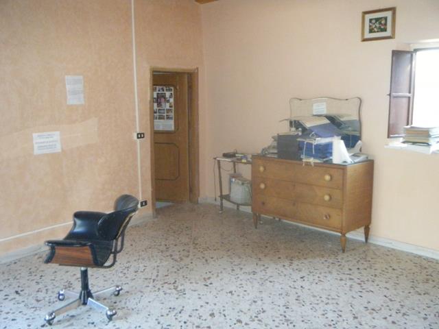 Image No.12-3 Bed Townhouse for sale