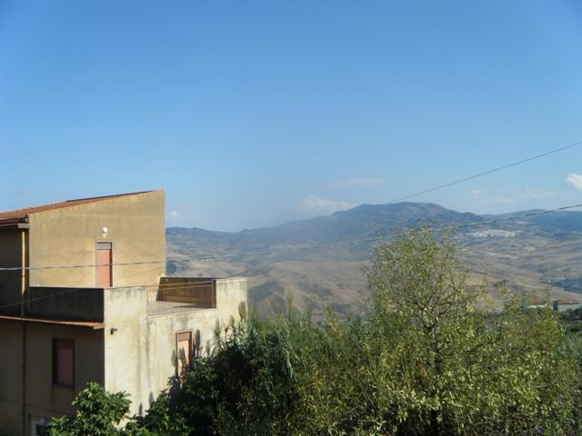 Image No.15-3 Bed Townhouse for sale