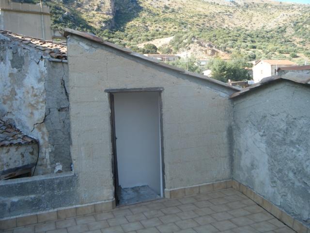 Image No.18-3 Bed Townhouse for sale