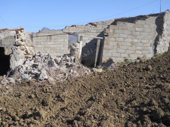 Image No.8-4 Bed Land for sale