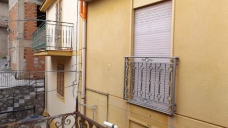 Image No.24-4 Bed Townhouse for sale