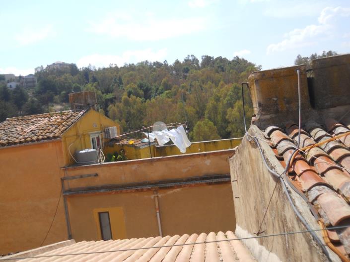 Image No.17-1 Bed Townhouse for sale