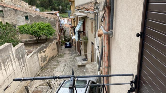 Image No.17-2 Bed Townhouse for sale