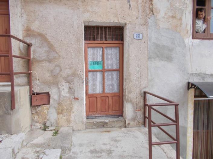 Image No.5-2 Bed Townhouse for sale