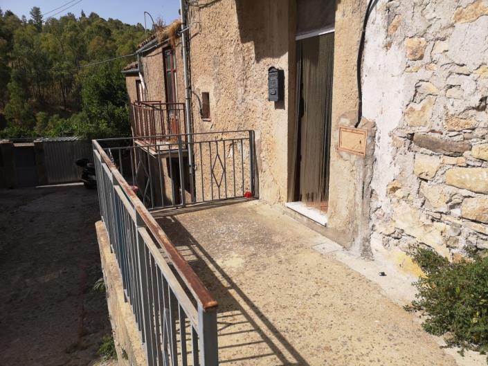 Image No.4-1 Bed Townhouse for sale