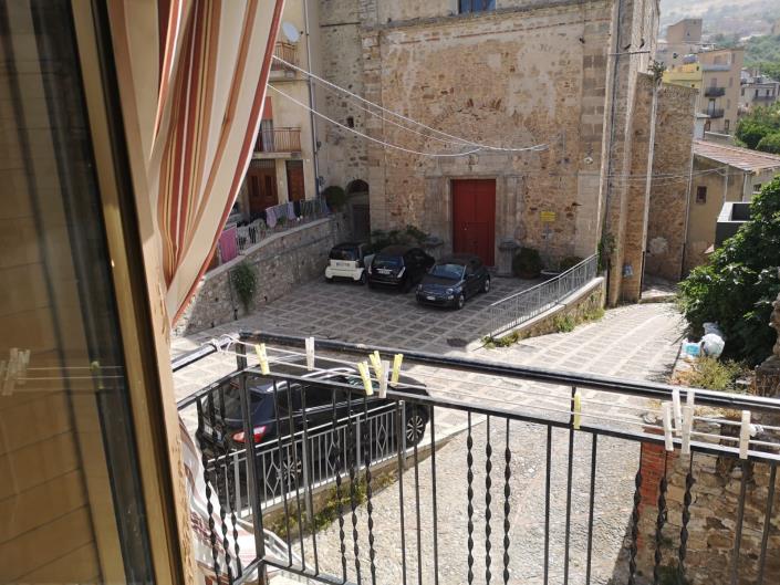 Image No.15-1 Bed Townhouse for sale