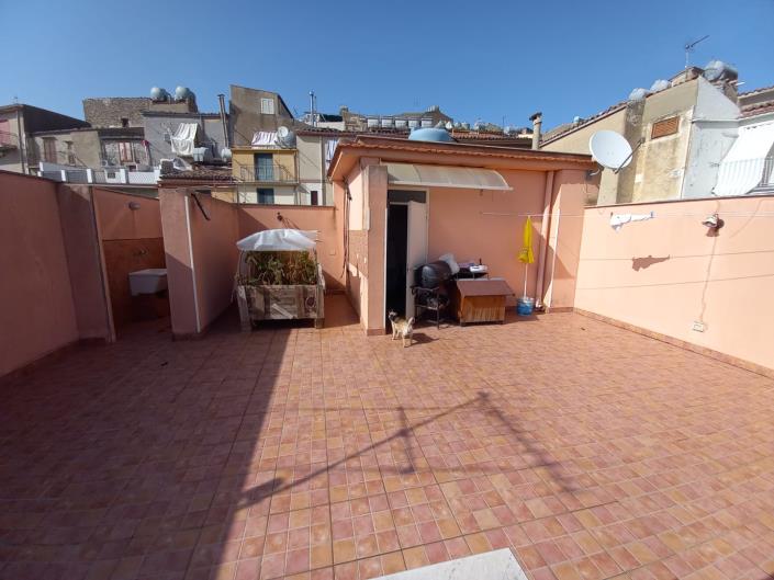 Image No.43-4 Bed Townhouse for sale