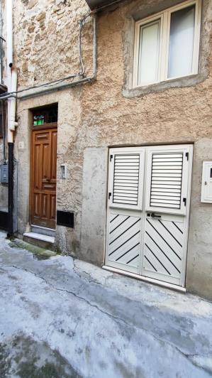 Image No.17-2 Bed Townhouse for sale