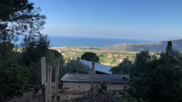 Image No.1-8 Bed Villa / Detached for sale
