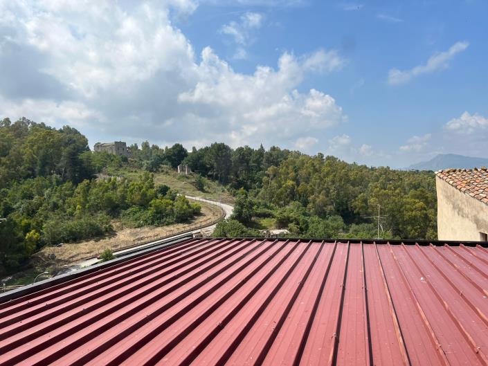 Image No.25-2 Bed House for sale