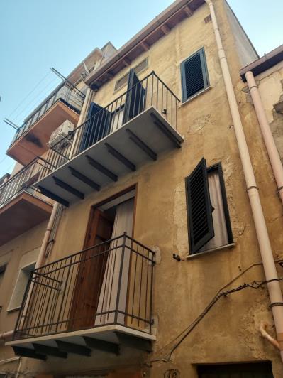 Image No.2-Maison de 3 chambres à vendre à Termini Imerese