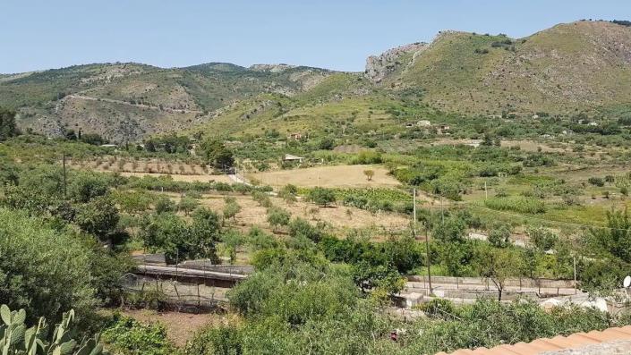 Image No.2-3 Bed Villa for sale