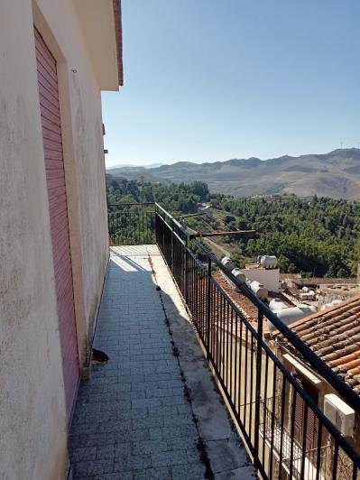 Image No.7-2 Bed House for sale