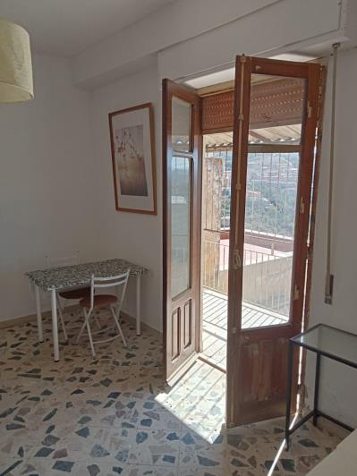 Image No.8-2 Bed House for sale