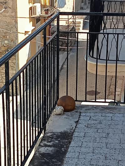 Image No.23-2 Bed House for sale