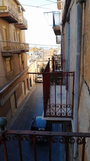 Image No.11-3 Bed House for sale