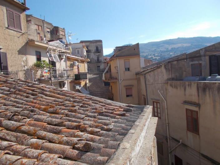 Image No.26-2 Bed House for sale