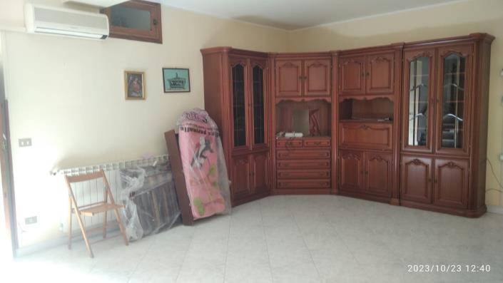 Image No.8-2 Bed House for sale