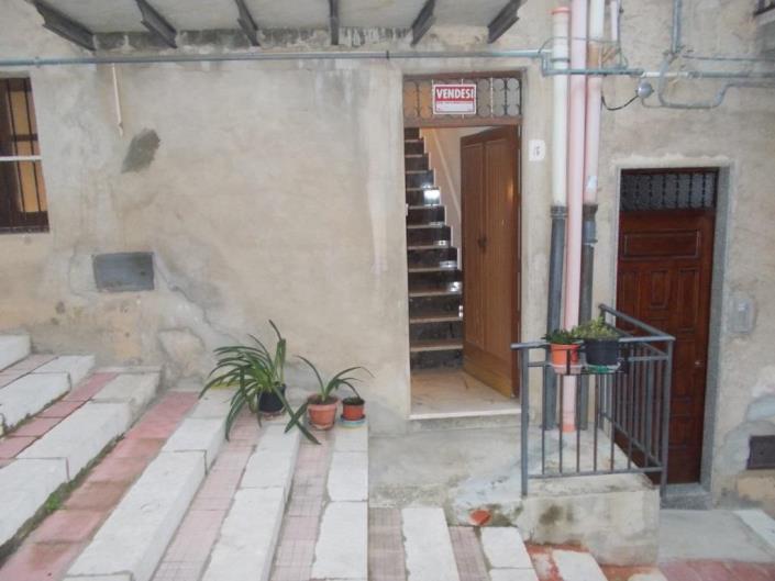 2 Bedrooms house for sale in Caccamo £18536 (Ref AP3400053)
