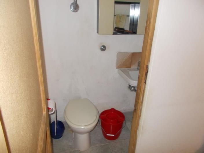 Image No.9-2 Bed House for sale