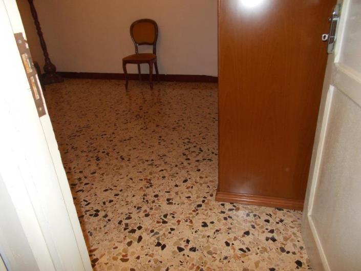 Image No.12-2 Bed House for sale