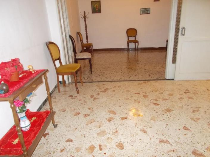 Image No.19-2 Bed House for sale