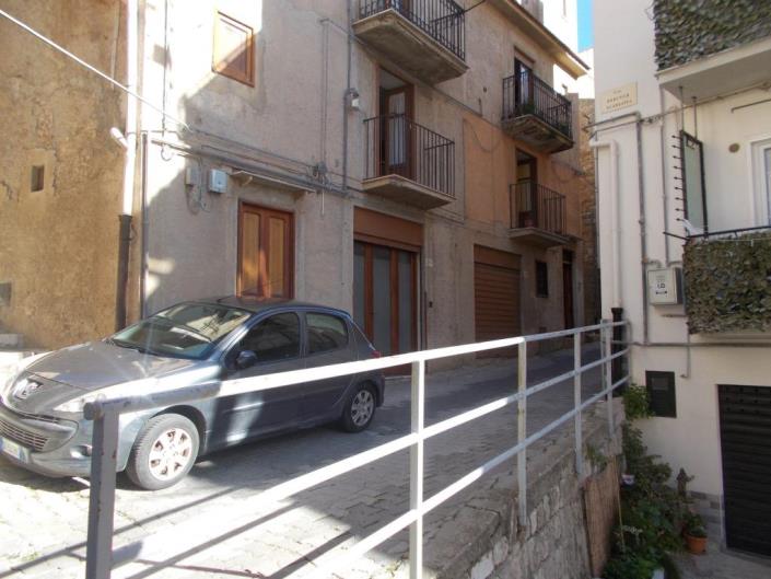 Image No.7-3 Bed House for sale