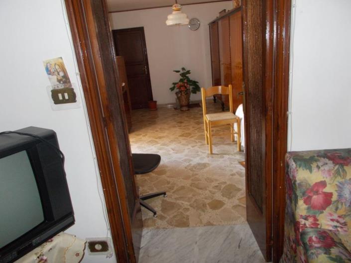 Image No.14-3 Bed House for sale