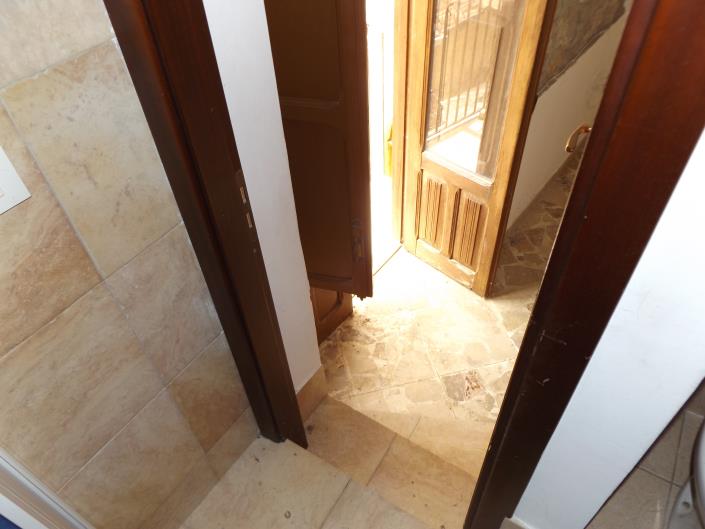 Image No.12-1 Bed House for sale