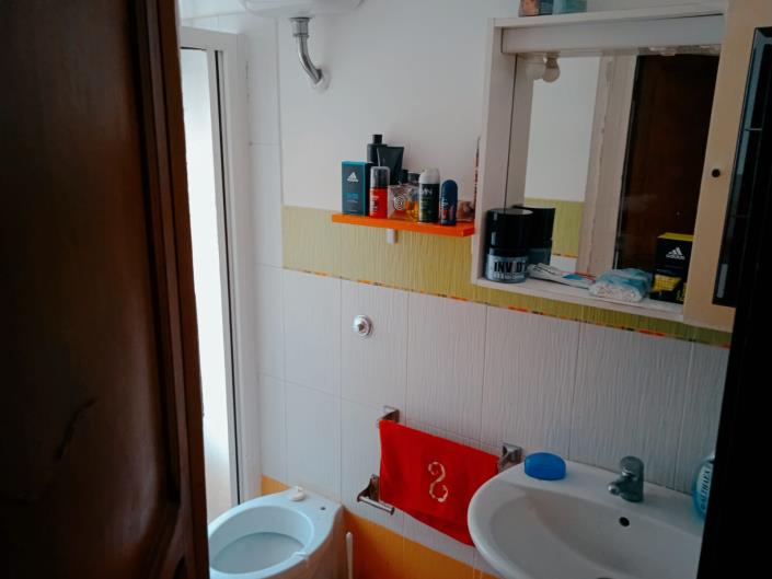 Image No.6-2 Bed House for sale