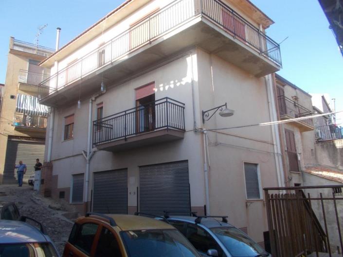 Image No.1-Maison de 4 chambres à vendre à Caccamo