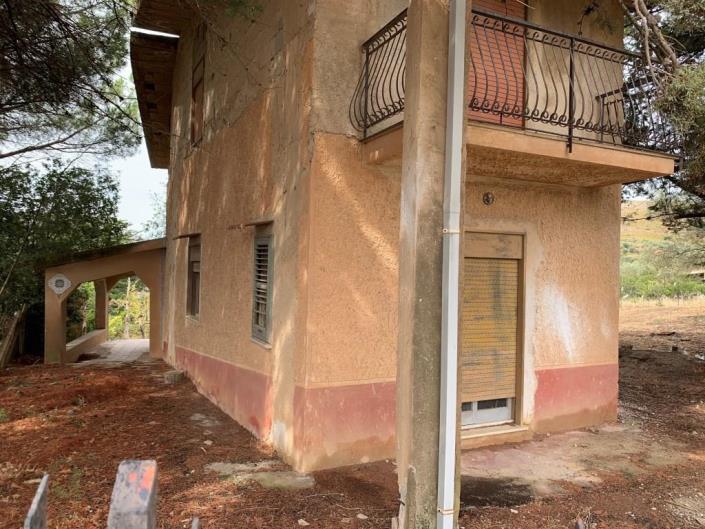 Image No.1-4 Bed Villa for sale