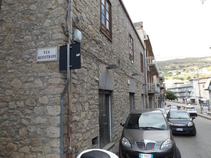 Image No.1-2 Bed House for sale