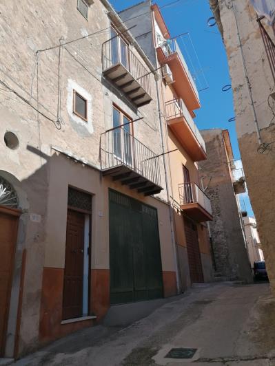 Image No.12-2 Bed House for sale