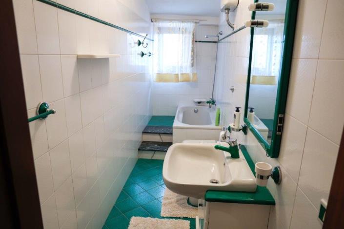 Image No.2-3 Bed House for sale