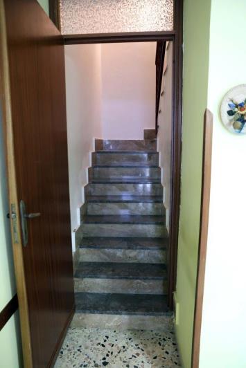 Image No.18-3 Bed House for sale