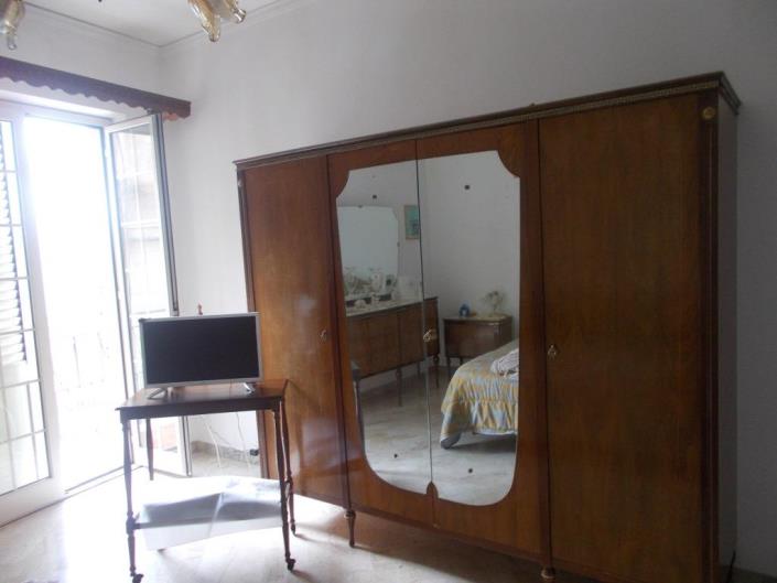 Image No.12-2 Bed House for sale